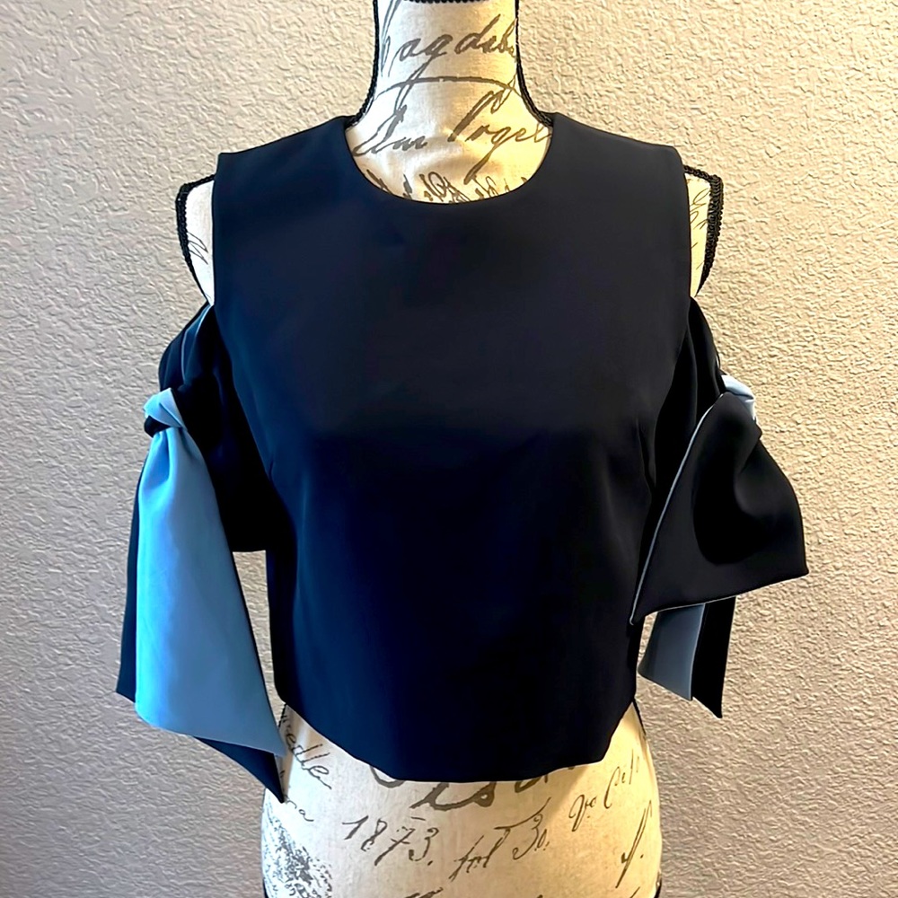 Milly Navy Blue Cold Shoulder Top w/ baby blue & navy ties on the sleeves. Sz 2